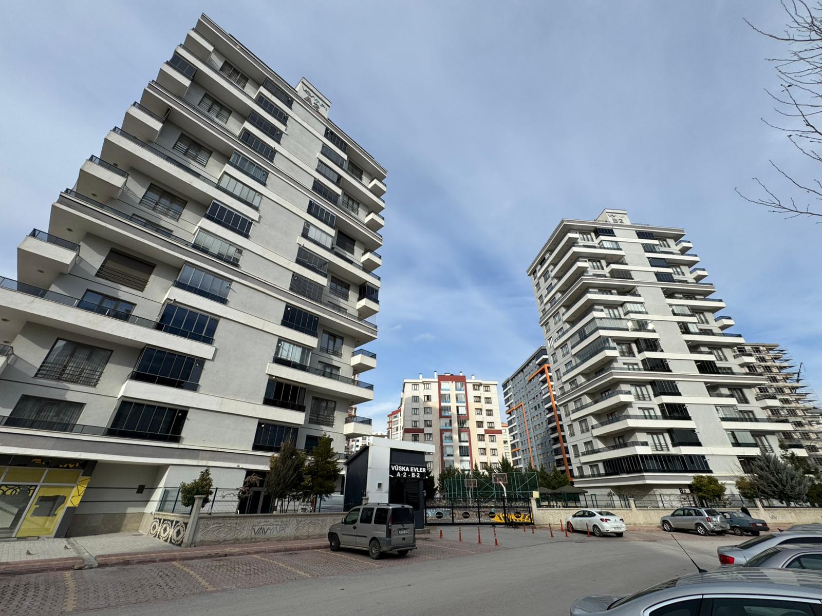 ŞEKER'DE VÜSKA EVLERİNDE SATILIK 4+1 DAİRE